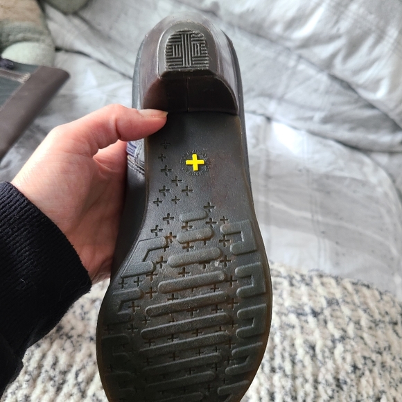 Doc marten boots - size 7 grey - Picture 4 of 5